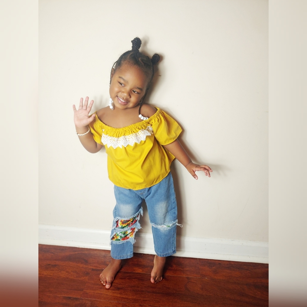 Golden Girl - Picture 3 of 6